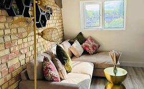 Stylish Two-Story London Retreat