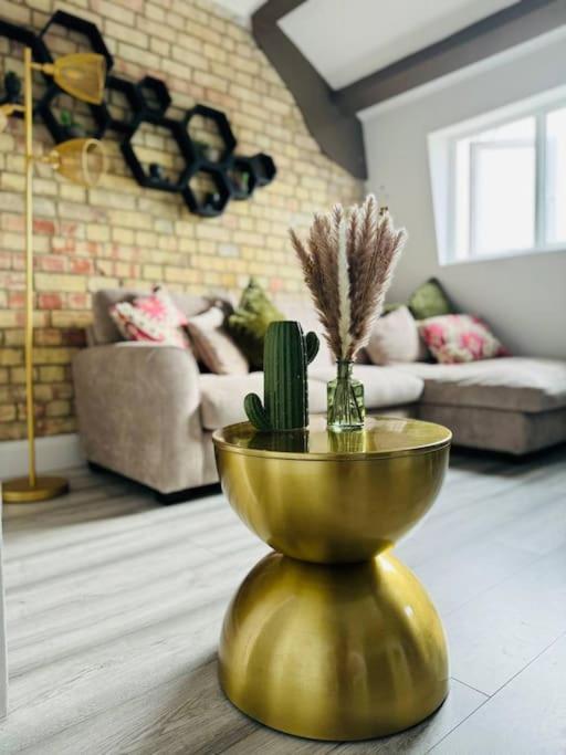 Appartamento Stylish Two-Story London Retreat Esterno foto