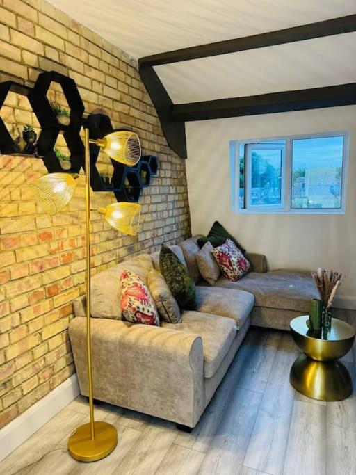 Appartamento Stylish Two-Story London Retreat Esterno foto