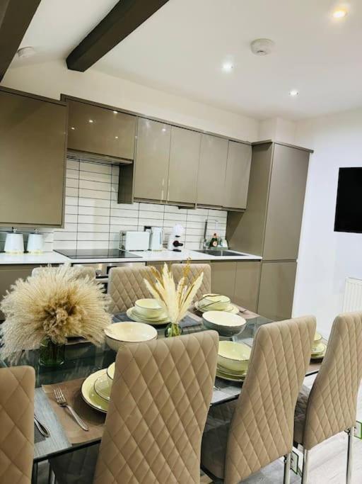 Appartamento Stylish Two-Story London Retreat Esterno foto