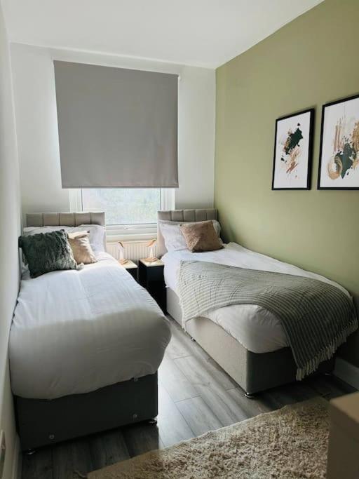 Appartamento Stylish Two-Story London Retreat Esterno foto
