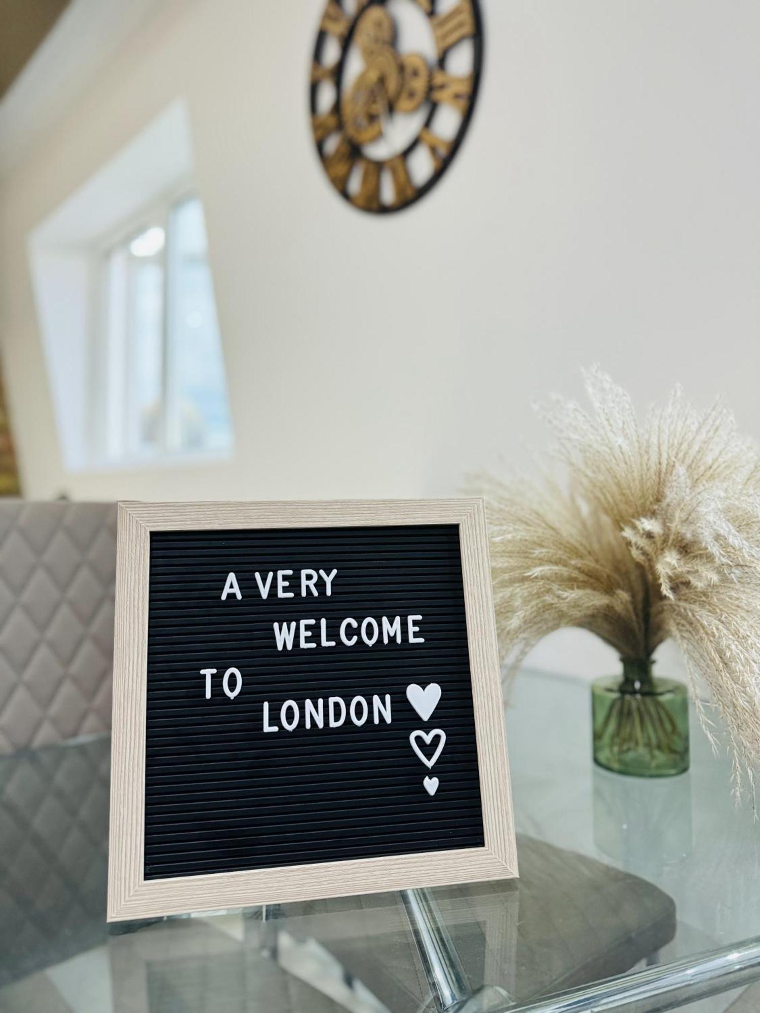 Appartamento Stylish Two-Story London Retreat Esterno foto